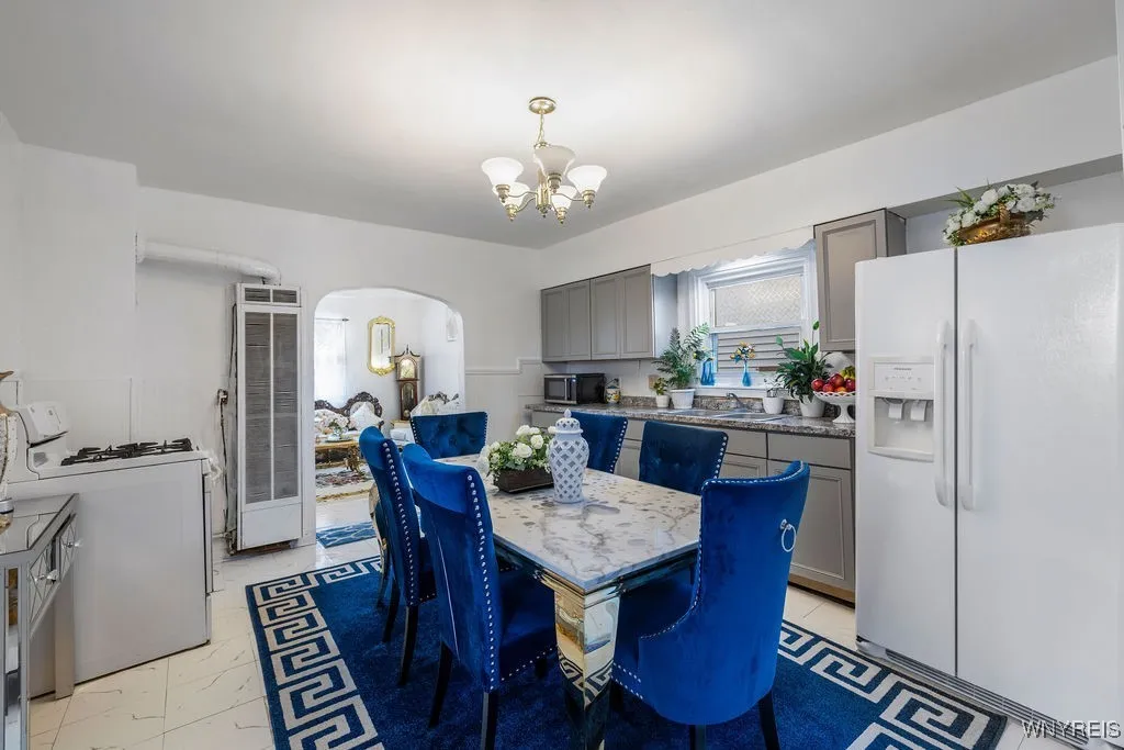 88 Shanley Street, Cheektowaga, New York 14206, Cheektowaga, New York 14206, 5 Bedrooms Bedrooms, ,2 BathroomsBathrooms,Residential,For Sale,88 Shanley Street, Cheektowaga, New York 14206,0,B1648184