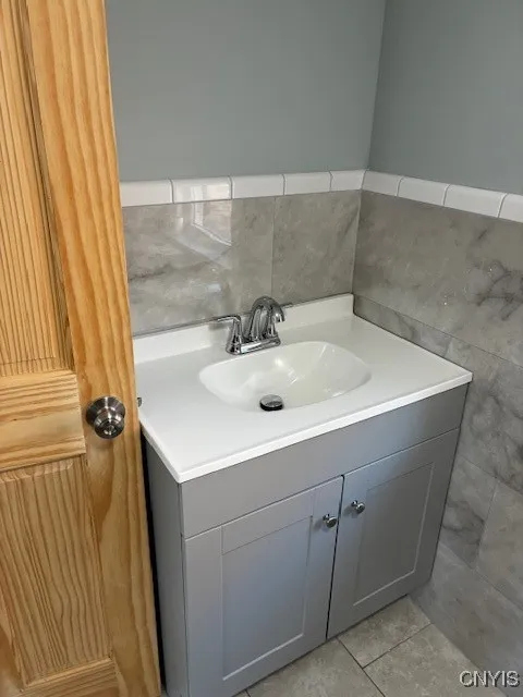 705 Court Street, Utica, New York 13502, Utica, New York 13502, 4 Bedrooms Bedrooms, 7 Rooms Rooms,2 BathroomsBathrooms,Residential,For Sale,705 Court Street, Utica, New York 13502,0,S1648178