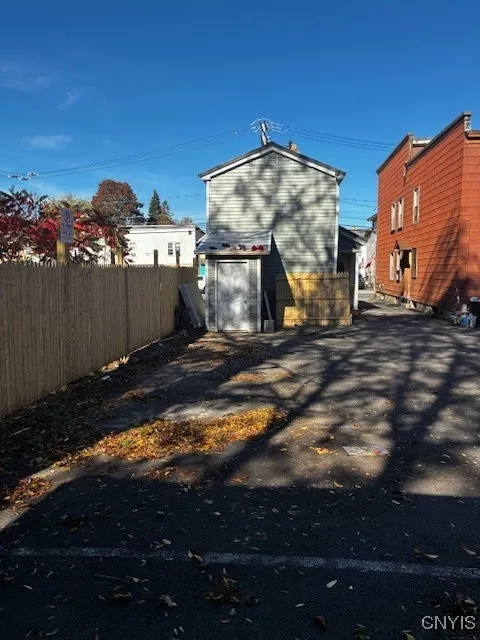 705 Court Street, Utica, New York 13502, Utica, New York 13502, 4 Bedrooms Bedrooms, 7 Rooms Rooms,2 BathroomsBathrooms,Residential,For Sale,705 Court Street, Utica, New York 13502,0,S1648178