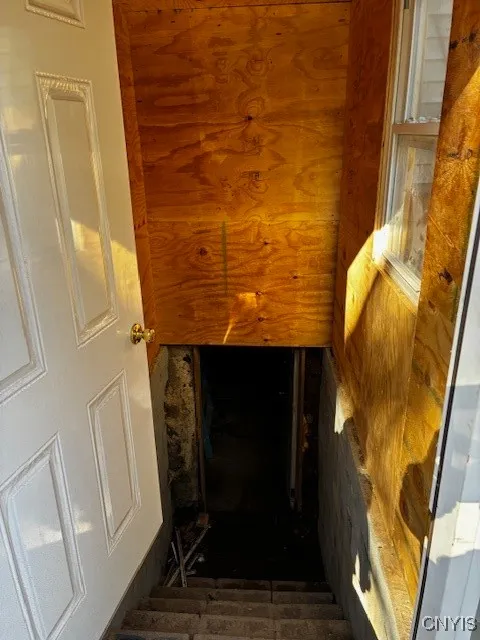 705 Court Street, Utica, New York 13502, Utica, New York 13502, 4 Bedrooms Bedrooms, 7 Rooms Rooms,2 BathroomsBathrooms,Residential,For Sale,705 Court Street, Utica, New York 13502,0,S1648178