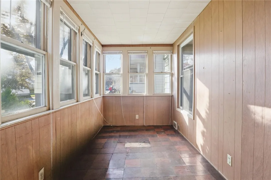 136 Curtis Street, Rochester, New York 14606, Rochester, New York 14606, 3 Bedrooms Bedrooms, 7 Rooms Rooms,1 BathroomBathrooms,Residential,For Sale,136 Curtis Street, Rochester, New York 14606,0,R1647987