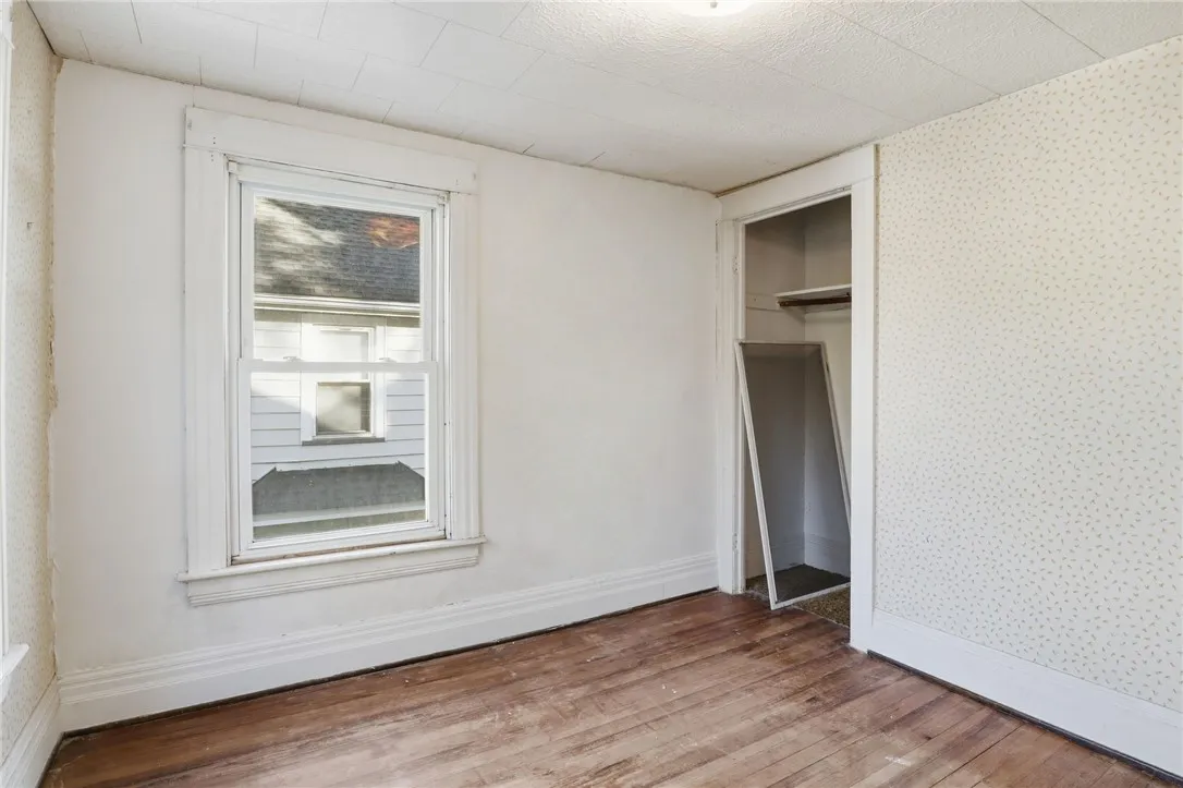 136 Curtis Street, Rochester, New York 14606, Rochester, New York 14606, 3 Bedrooms Bedrooms, 7 Rooms Rooms,1 BathroomBathrooms,Residential,For Sale,136 Curtis Street, Rochester, New York 14606,0,R1647987