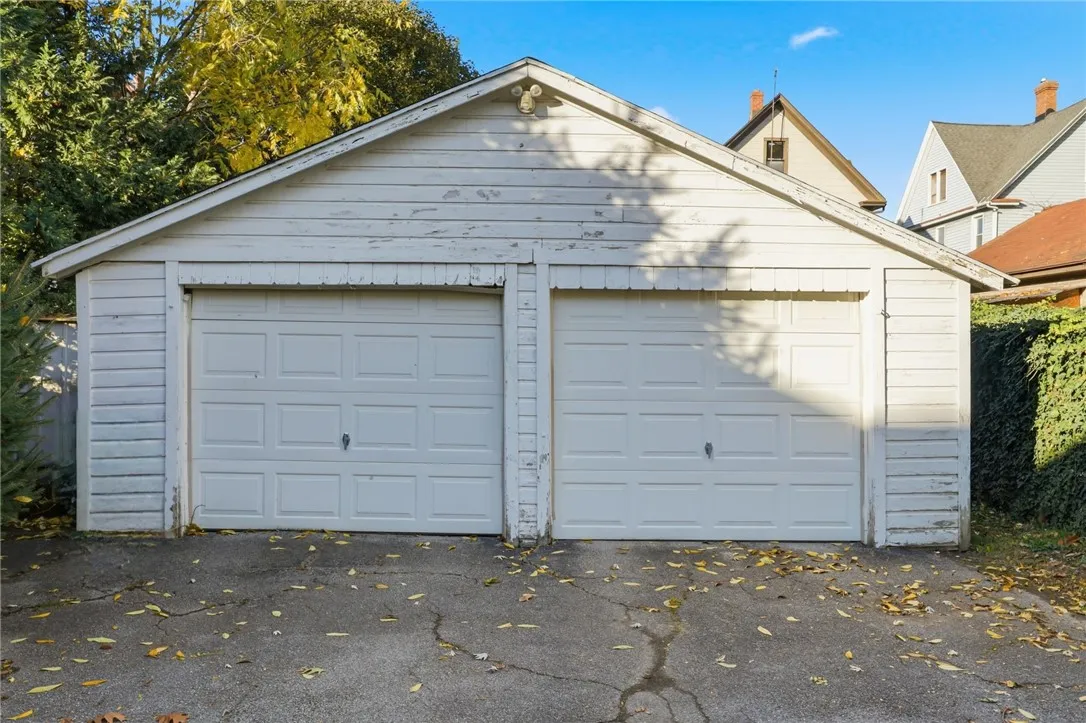 136 Curtis Street, Rochester, New York 14606, Rochester, New York 14606, 3 Bedrooms Bedrooms, 7 Rooms Rooms,1 BathroomBathrooms,Residential,For Sale,136 Curtis Street, Rochester, New York 14606,0,R1647987