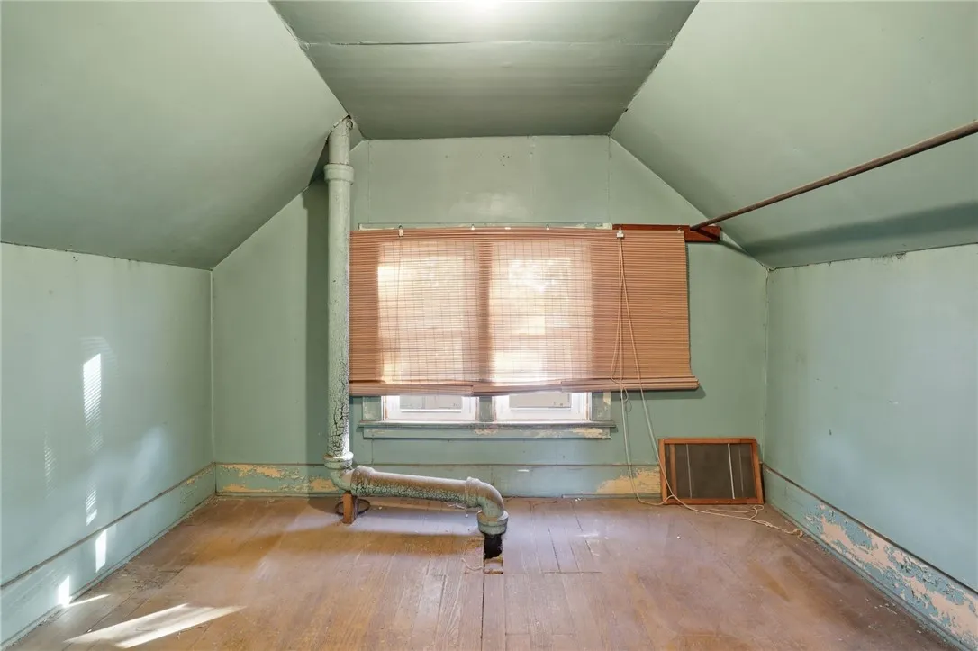 136 Curtis Street, Rochester, New York 14606, Rochester, New York 14606, 3 Bedrooms Bedrooms, 7 Rooms Rooms,1 BathroomBathrooms,Residential,For Sale,136 Curtis Street, Rochester, New York 14606,0,R1647987