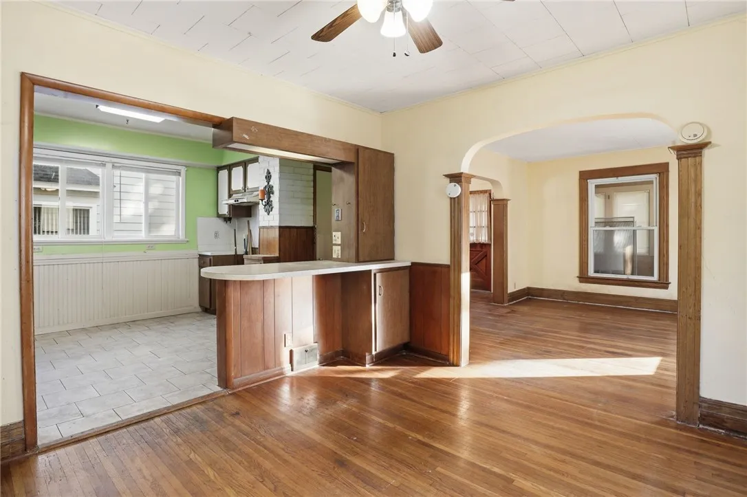 136 Curtis Street, Rochester, New York 14606, Rochester, New York 14606, 3 Bedrooms Bedrooms, 7 Rooms Rooms,1 BathroomBathrooms,Residential,For Sale,136 Curtis Street, Rochester, New York 14606,0,R1647987