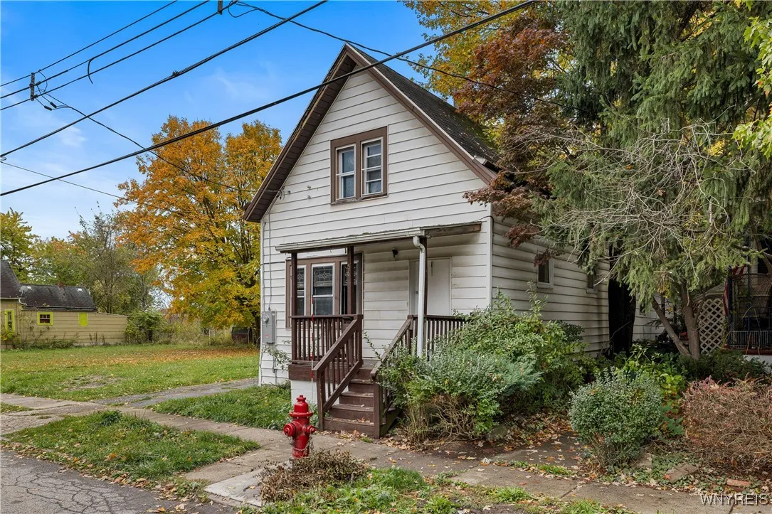 56 Schmarbeck Avenue, Buffalo, New York 14212, Buffalo, New York 14212, 5 Bedrooms Bedrooms, 8 Rooms Rooms,1 BathroomBathrooms,Residential,For Sale,56 Schmarbeck Avenue, Buffalo, New York 14212,0,B1647303