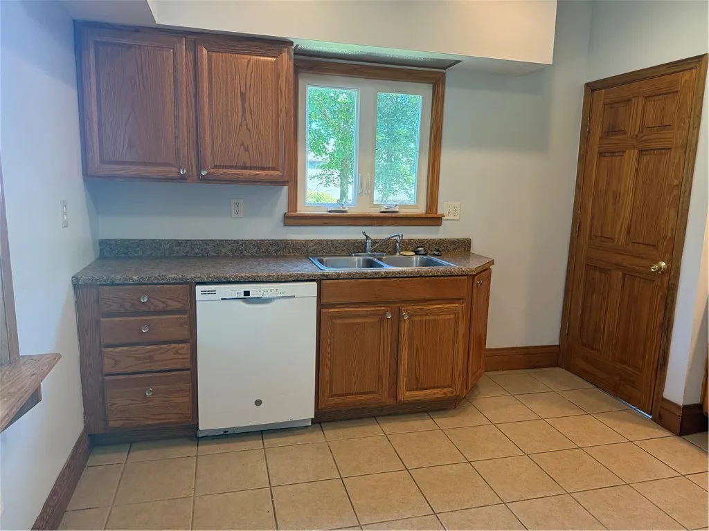 496 Ridge Road, Webster, New York 14580, Webster, New York 14580, 3 Bedrooms Bedrooms, 8 Rooms Rooms,1 BathroomBathrooms,Residential Lease,For Rent,496 Ridge Road, Webster, New York 14580,0,R1648210