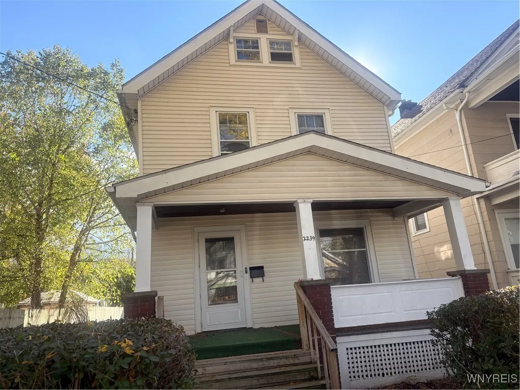 2239 Willow Avenue, Niagara Falls, New York 14305, Niagara Falls, New York 14305, 3 Bedrooms Bedrooms, 6 Rooms Rooms,1 BathroomBathrooms,Residential Lease,For Rent,2239 Willow Avenue, Niagara Falls, New York 14305,0,B1648214