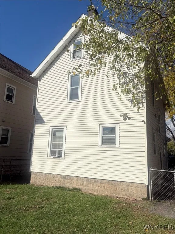 2239 Willow Avenue, Niagara Falls, New York 14305, Niagara Falls, New York 14305, 3 Bedrooms Bedrooms, 6 Rooms Rooms,1 BathroomBathrooms,Residential Lease,For Rent,2239 Willow Avenue, Niagara Falls, New York 14305,0,B1648214