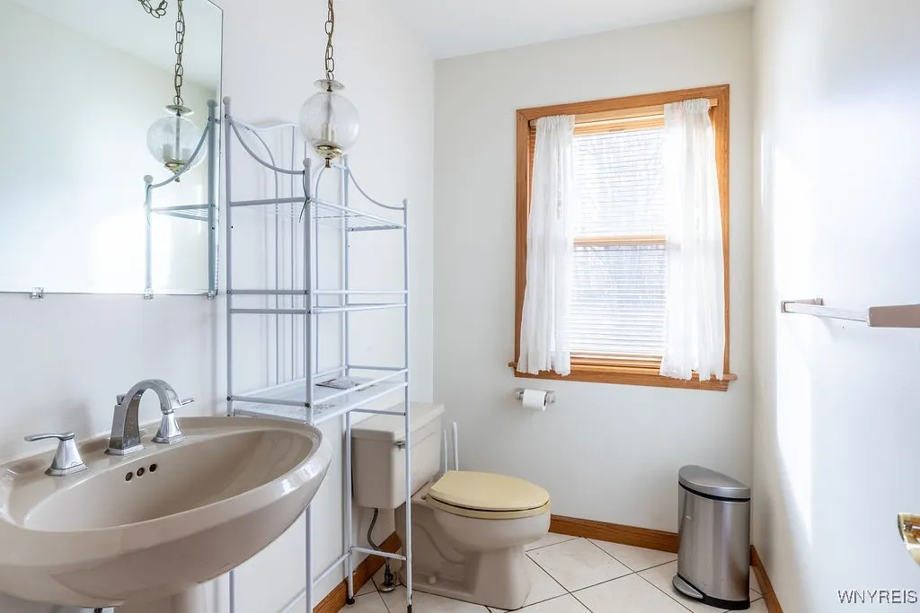 2275 Dodge Road, Amherst, New York 14051, Amherst, New York 14051, 3 Bedrooms Bedrooms, 6 Rooms Rooms,2 BathroomsBathrooms,Residential,For Sale,2275 Dodge Road, Amherst, New York 14051,0,B1648211
