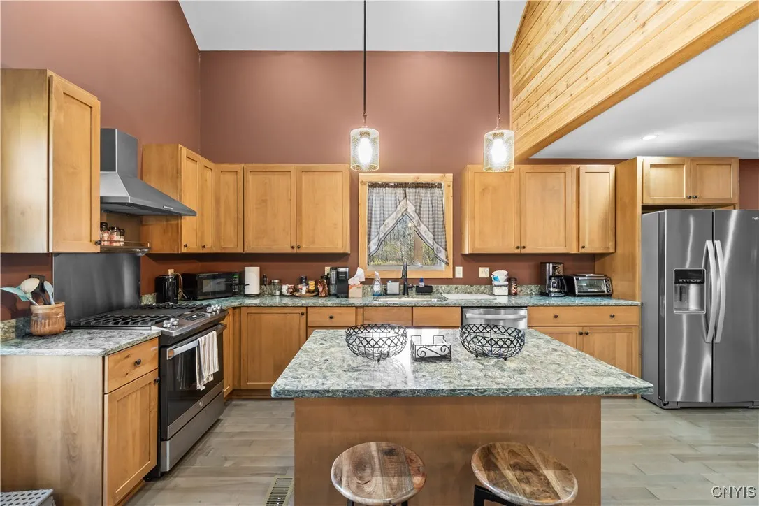 Lots of cabinet and counter space