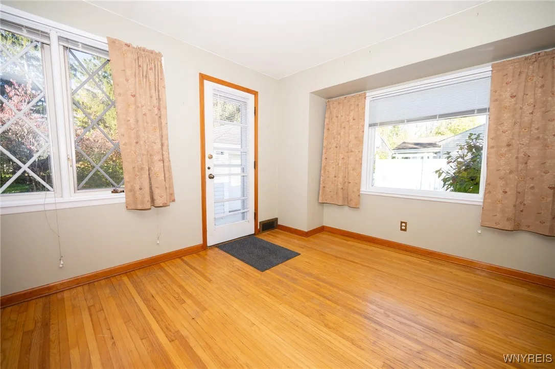 99 Milford Street, Hamburg, New York 14075, Hamburg, New York 14075, 2 Bedrooms Bedrooms, 4 Rooms Rooms,1 BathroomBathrooms,Residential,For Sale,99 Milford Street, Hamburg, New York 14075,0,B1648202