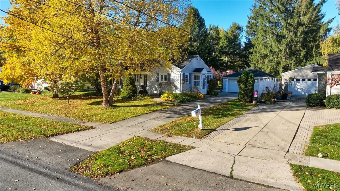 99 Milford Street, Hamburg, New York 14075, Hamburg, New York 14075, 2 Bedrooms Bedrooms, 4 Rooms Rooms,1 BathroomBathrooms,Residential,For Sale,99 Milford Street, Hamburg, New York 14075,0,B1648202