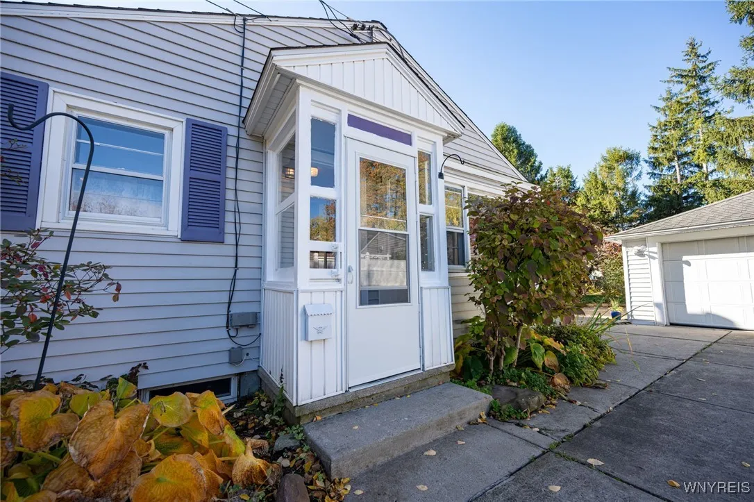 99 Milford Street, Hamburg, New York 14075, Hamburg, New York 14075, 2 Bedrooms Bedrooms, 4 Rooms Rooms,1 BathroomBathrooms,Residential,For Sale,99 Milford Street, Hamburg, New York 14075,0,B1648202