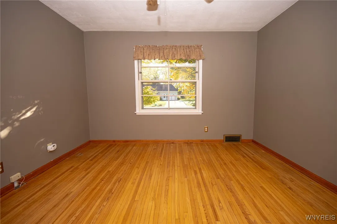 99 Milford Street, Hamburg, New York 14075, Hamburg, New York 14075, 2 Bedrooms Bedrooms, 4 Rooms Rooms,1 BathroomBathrooms,Residential,For Sale,99 Milford Street, Hamburg, New York 14075,0,B1648202