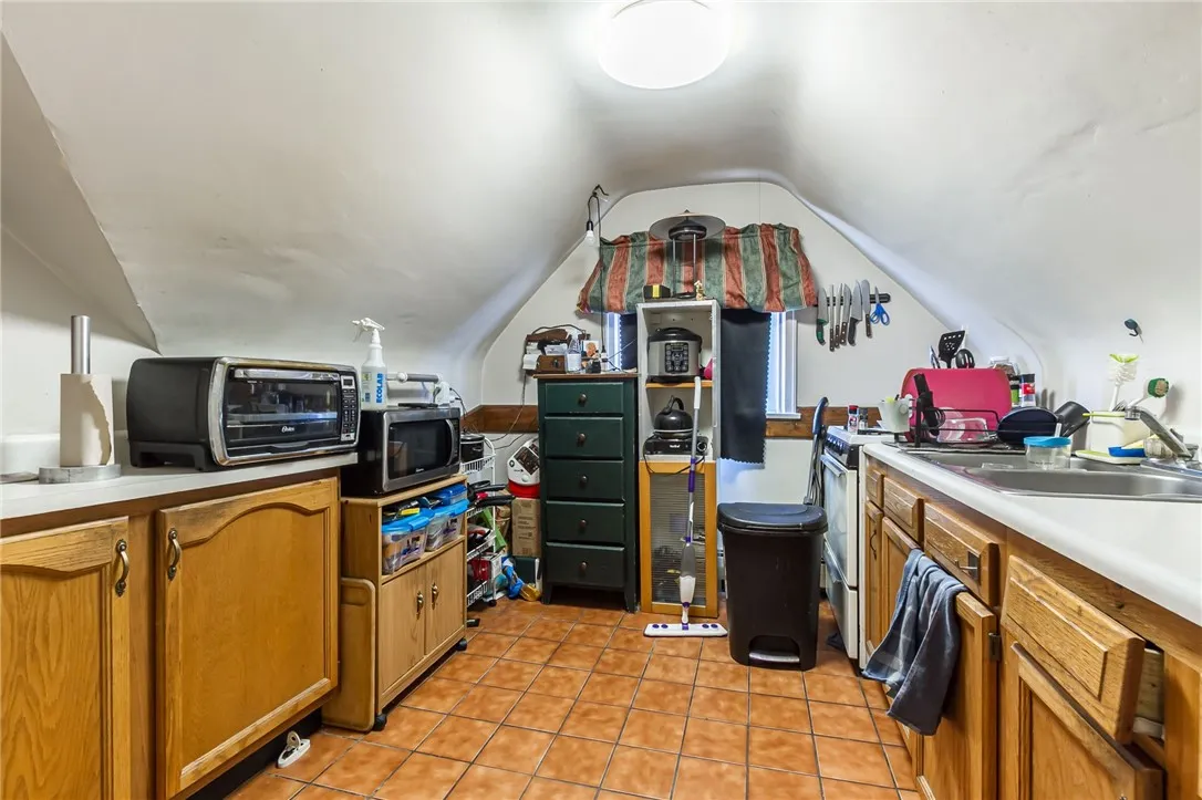 110 Park Avenue, Rochester, New York 14607, Rochester, New York 14607, 5 Bedrooms Bedrooms, ,Multi Family,For Sale,110 Park Avenue, Rochester, New York 14607,0,R1647664