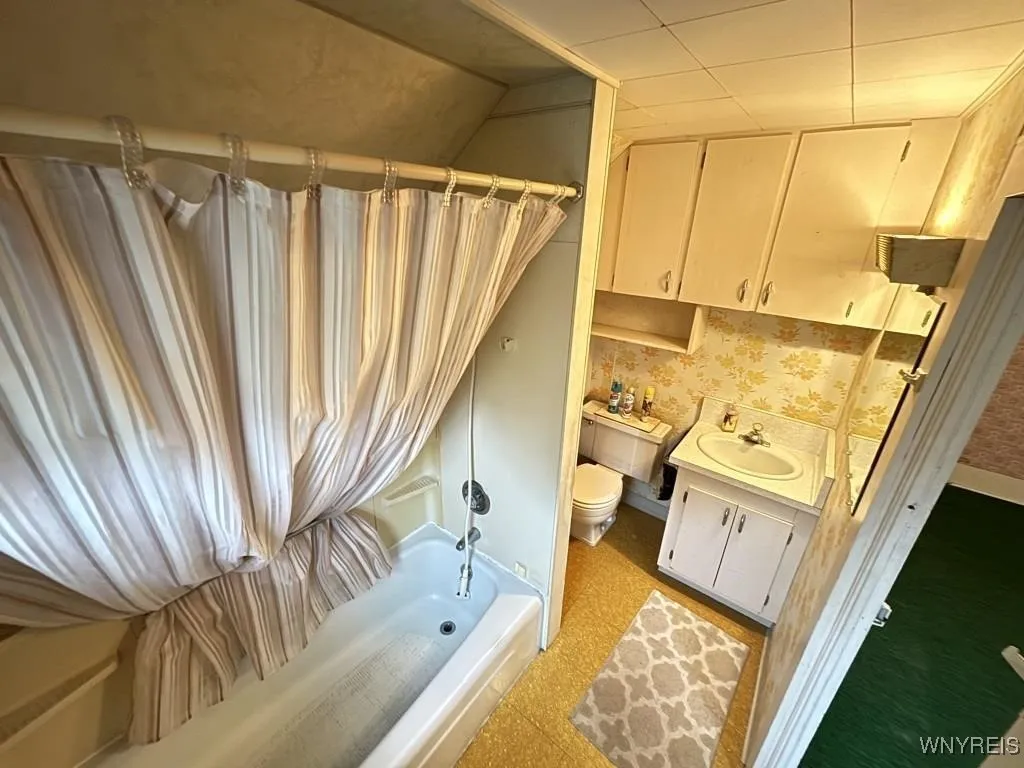 26 North Ermine Street, Dunkirk, New York 14048, Dunkirk, New York 14048, 3 Bedrooms Bedrooms, 8 Rooms Rooms,1 BathroomBathrooms,Residential,For Sale,26 North Ermine Street, Dunkirk, New York 14048,0,B1648237