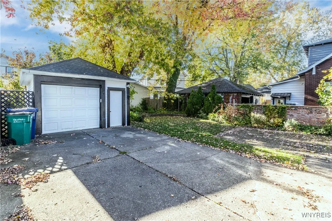 45 Tuscarora Road, Buffalo, New York 14220, Buffalo, New York 14220, 3 Bedrooms Bedrooms, 6 Rooms Rooms,1 BathroomBathrooms,Residential,For Sale,45 Tuscarora Road, Buffalo, New York 14220,0,B1648140