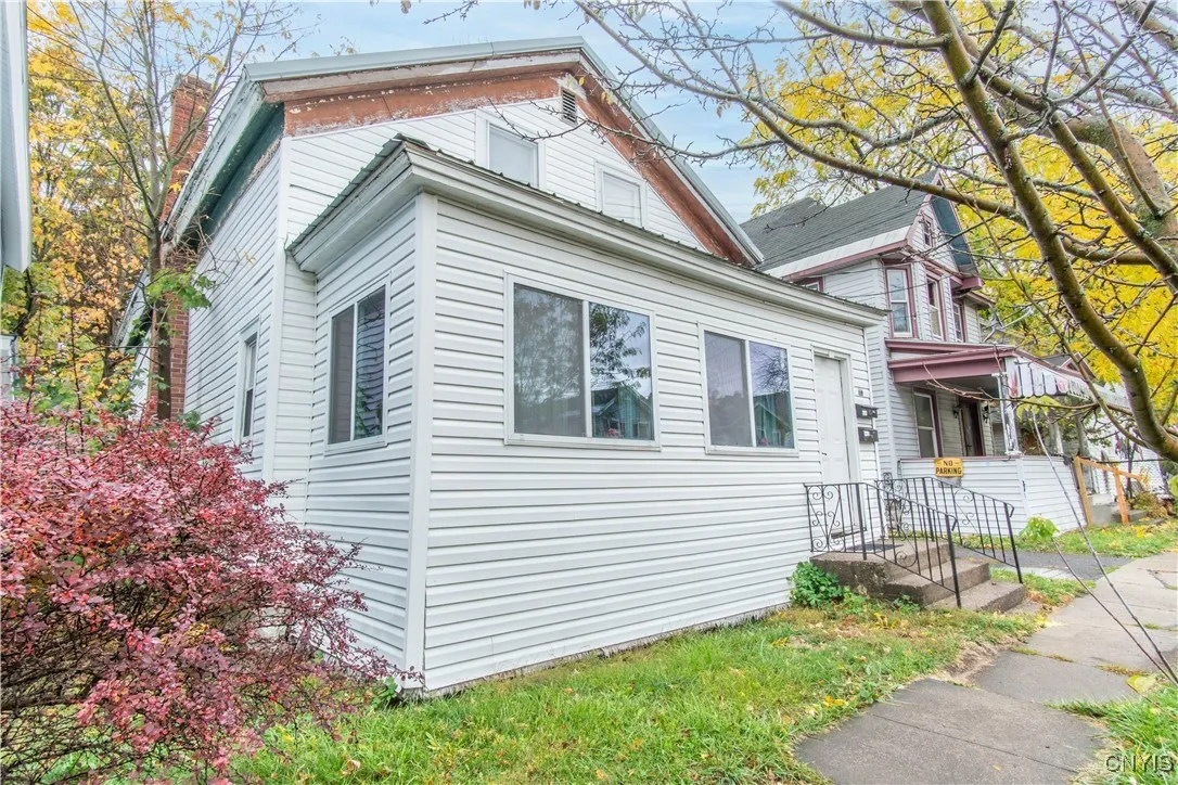317 Academy Street, Watertown City, New York 13601, Watertown City, New York 13601, 4 Bedrooms Bedrooms, ,2 BathroomsBathrooms,Residential,For Sale,317 Academy Street, Watertown City, New York 13601,0,S1647684