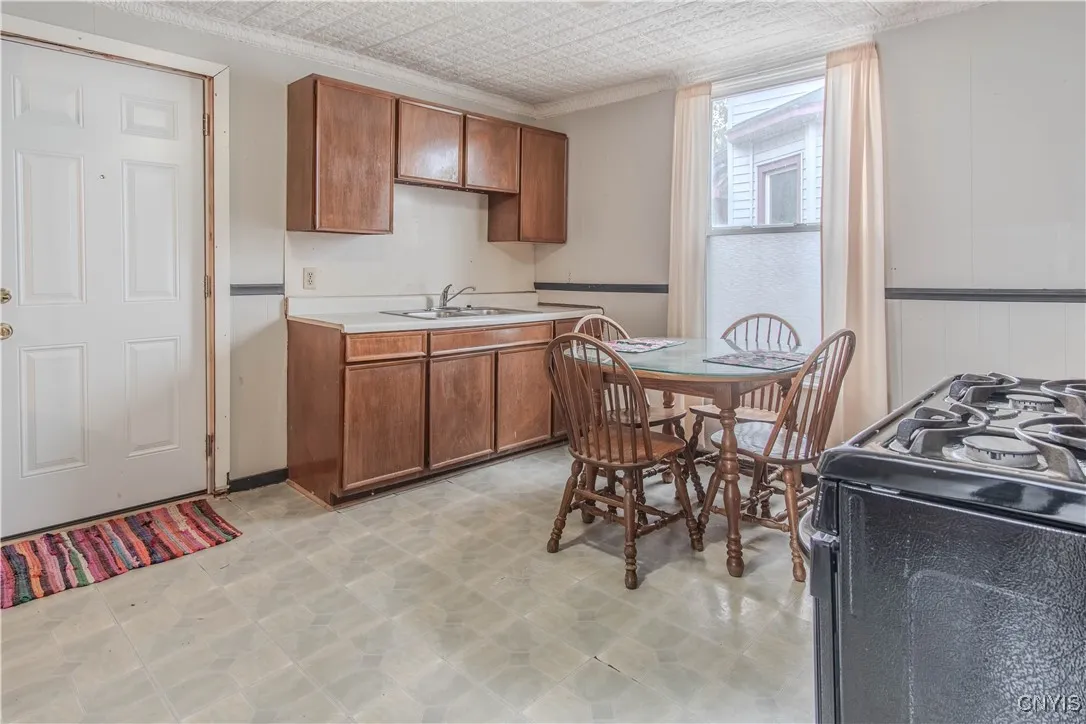317 Academy Street, Watertown City, New York 13601, Watertown City, New York 13601, 4 Bedrooms Bedrooms, ,2 BathroomsBathrooms,Residential,For Sale,317 Academy Street, Watertown City, New York 13601,0,S1647684