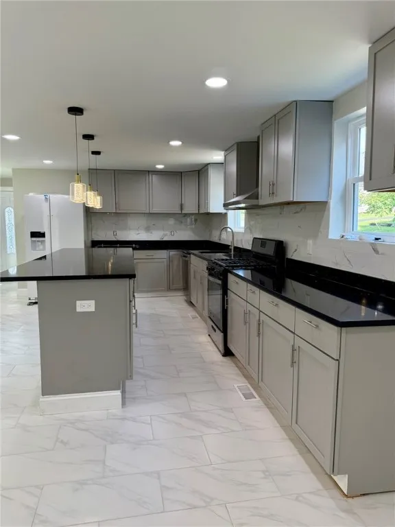 27 North Washington Avenue, Oxford, New York 13830, Oxford, New York 13830, 5 Bedrooms Bedrooms, 9 Rooms Rooms,2 BathroomsBathrooms,Residential,For Sale,27 North Washington Avenue, Oxford, New York 13830,0,R1647526