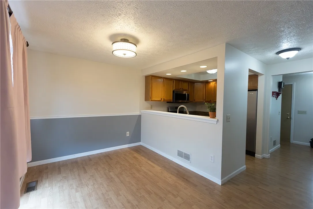 146 Hickory Manor Drive, Gates, New York 14606, Gates, New York 14606, 3 Bedrooms Bedrooms, 6 Rooms Rooms,1 BathroomBathrooms,Residential,For Sale,146 Hickory Manor Drive, Gates, New York 14606,0,R1648162