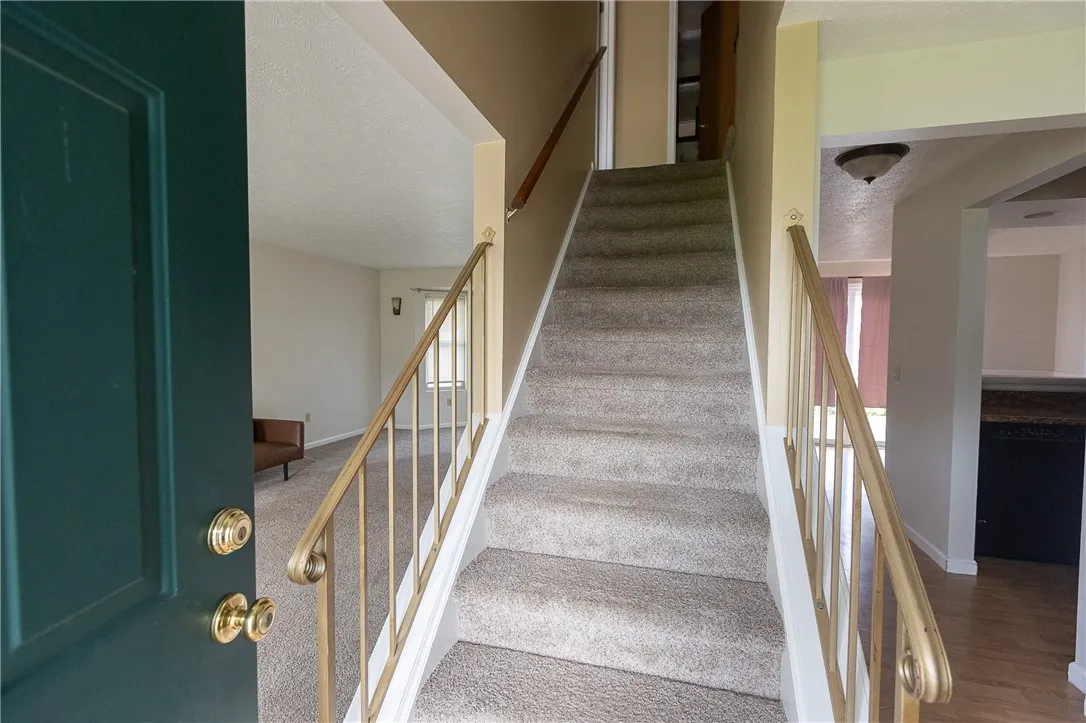 146 Hickory Manor Drive, Gates, New York 14606, Gates, New York 14606, 3 Bedrooms Bedrooms, 6 Rooms Rooms,1 BathroomBathrooms,Residential,For Sale,146 Hickory Manor Drive, Gates, New York 14606,0,R1648162