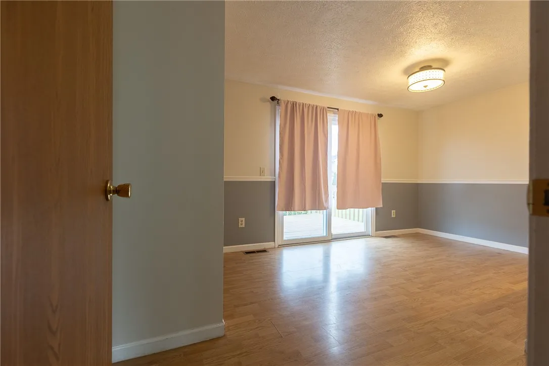 146 Hickory Manor Drive, Gates, New York 14606, Gates, New York 14606, 3 Bedrooms Bedrooms, 6 Rooms Rooms,1 BathroomBathrooms,Residential,For Sale,146 Hickory Manor Drive, Gates, New York 14606,0,R1648162