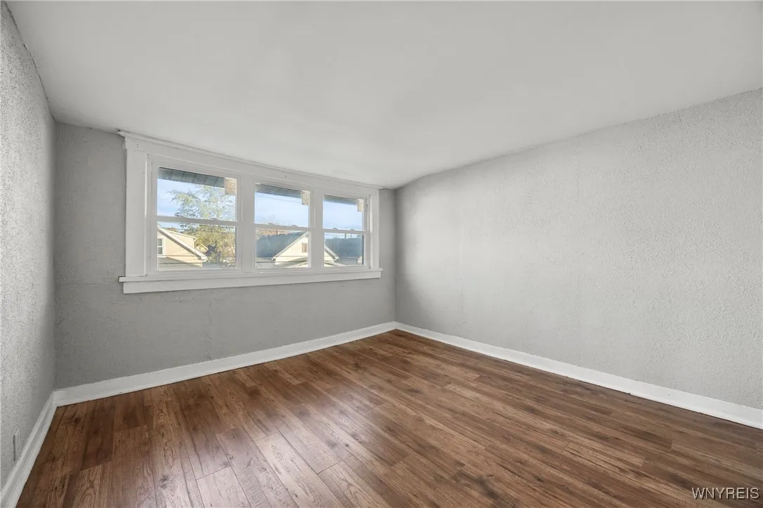 274 Newburgh Avenue, Buffalo, New York 14215, Buffalo, New York 14215, 5 Bedrooms Bedrooms, ,2 BathroomsBathrooms,Residential,For Sale,274 Newburgh Avenue, Buffalo, New York 14215,0,B1648189