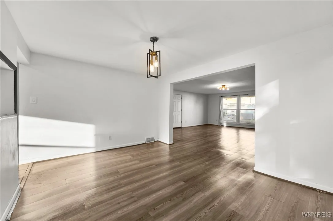 274 Newburgh Avenue, Buffalo, New York 14215, Buffalo, New York 14215, 5 Bedrooms Bedrooms, ,2 BathroomsBathrooms,Residential,For Sale,274 Newburgh Avenue, Buffalo, New York 14215,0,B1648189