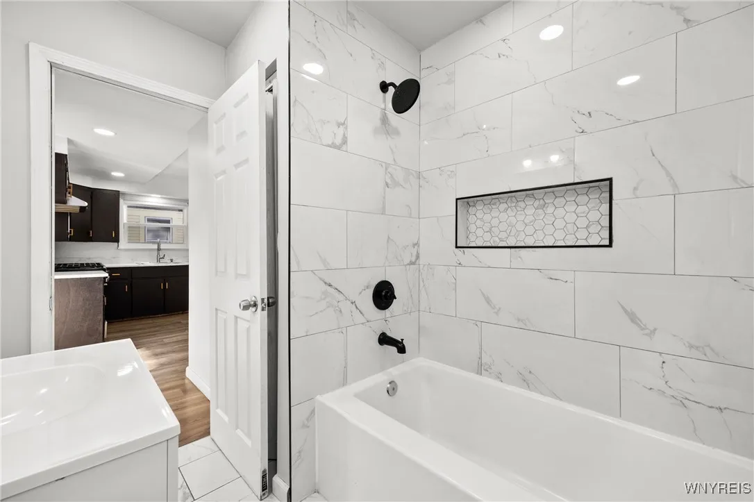 274 Newburgh Avenue, Buffalo, New York 14215, Buffalo, New York 14215, 5 Bedrooms Bedrooms, ,2 BathroomsBathrooms,Residential,For Sale,274 Newburgh Avenue, Buffalo, New York 14215,0,B1648189