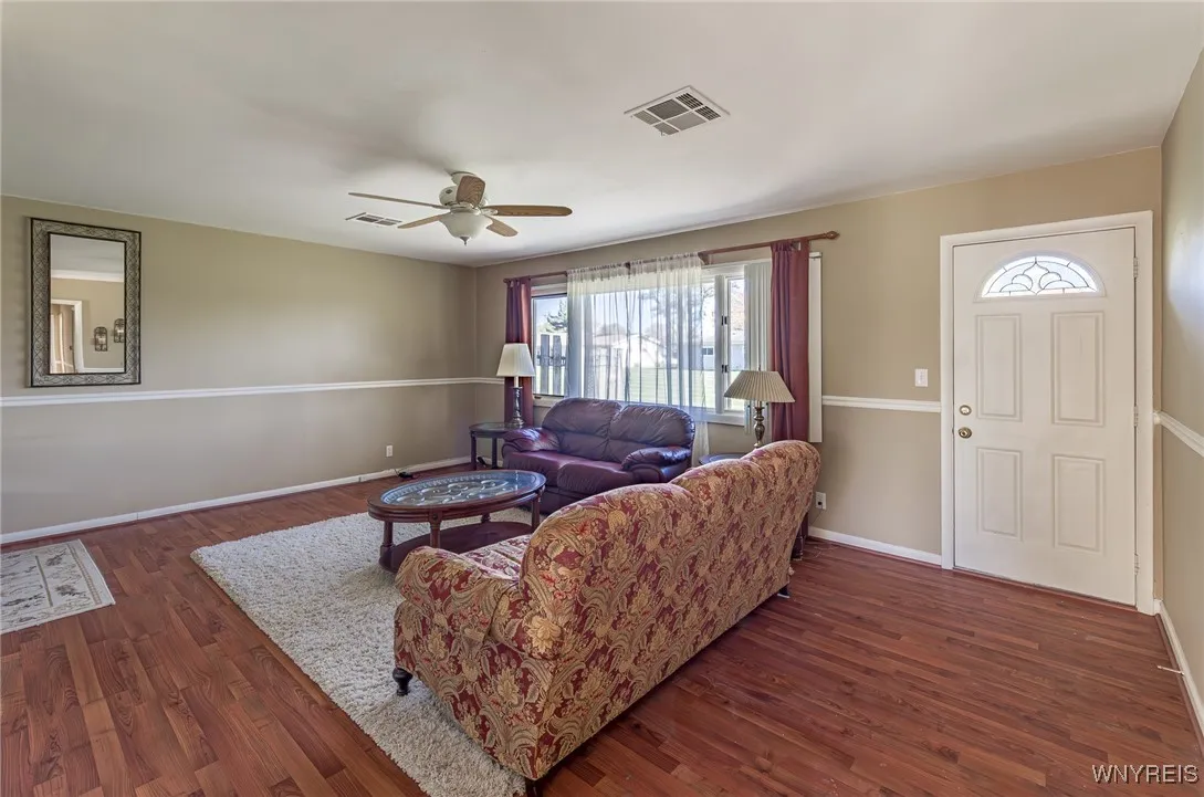 34 Steele Circle, Niagara, New York 14304, Niagara, New York 14304, 3 Bedrooms Bedrooms, 5 Rooms Rooms,1 BathroomBathrooms,Residential,For Sale,34 Steele Circle, Niagara, New York 14304,0,B1648239