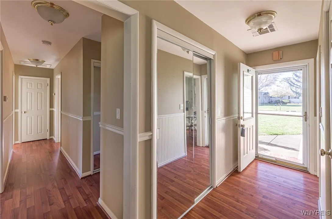 34 Steele Circle, Niagara, New York 14304, Niagara, New York 14304, 3 Bedrooms Bedrooms, 5 Rooms Rooms,1 BathroomBathrooms,Residential,For Sale,34 Steele Circle, Niagara, New York 14304,0,B1648239