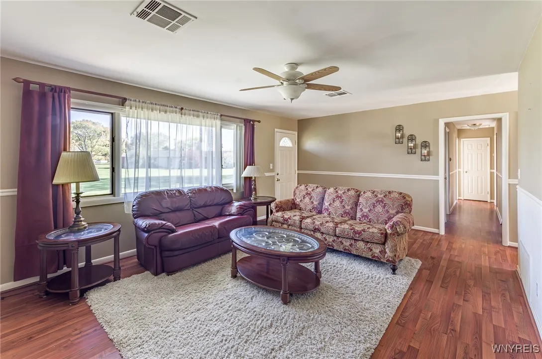 34 Steele Circle, Niagara, New York 14304, Niagara, New York 14304, 3 Bedrooms Bedrooms, 5 Rooms Rooms,1 BathroomBathrooms,Residential,For Sale,34 Steele Circle, Niagara, New York 14304,0,B1648239