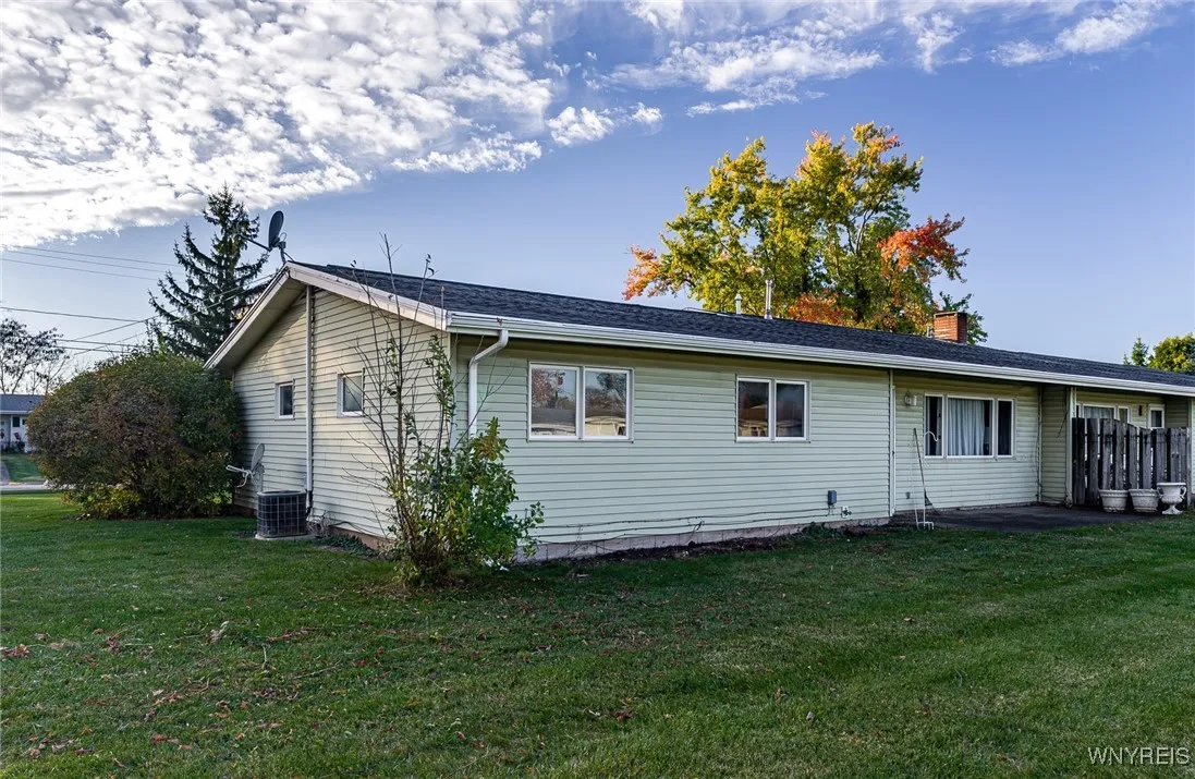 34 Steele Circle, Niagara, New York 14304, Niagara, New York 14304, 3 Bedrooms Bedrooms, 5 Rooms Rooms,1 BathroomBathrooms,Residential,For Sale,34 Steele Circle, Niagara, New York 14304,0,B1648239