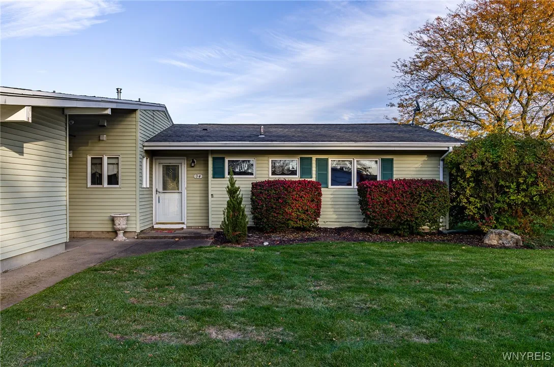 34 Steele Circle, Niagara, New York 14304, Niagara, New York 14304, 3 Bedrooms Bedrooms, 5 Rooms Rooms,1 BathroomBathrooms,Residential,For Sale,34 Steele Circle, Niagara, New York 14304,0,B1648239