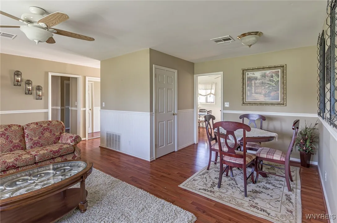 34 Steele Circle, Niagara, New York 14304, Niagara, New York 14304, 3 Bedrooms Bedrooms, 5 Rooms Rooms,1 BathroomBathrooms,Residential,For Sale,34 Steele Circle, Niagara, New York 14304,0,B1648239