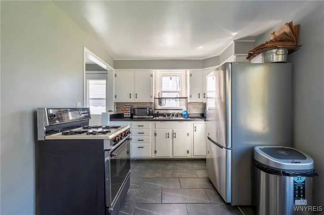 5645 West Lane, Hamburg, New York 14085, Hamburg, New York 14085, 3 Bedrooms Bedrooms, 7 Rooms Rooms,1 BathroomBathrooms,Residential,For Sale,5645 West Lane, Hamburg, New York 14085,0,B1648213