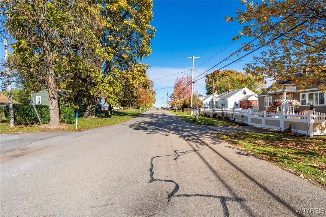 5645 West Lane, Hamburg, New York 14085, Hamburg, New York 14085, 3 Bedrooms Bedrooms, 7 Rooms Rooms,1 BathroomBathrooms,Residential,For Sale,5645 West Lane, Hamburg, New York 14085,0,B1648213