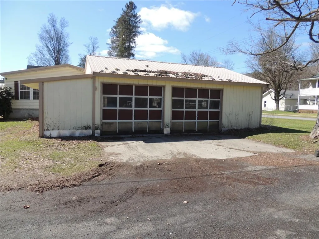 9 River Street, Bainbridge, New York 13733, Bainbridge, New York 13733, 3 Bedroom Bedrooms, 6 Room Rooms,2 BathroomBathrooms,Residential,For Sale,9 River Street, Bainbridge, New York 13733,0,R1648262