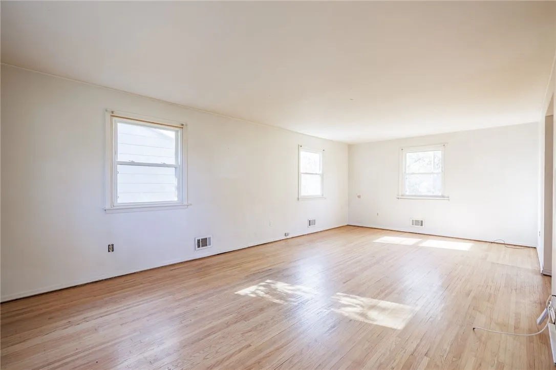 125 Ridgelea Court, Greece, New York 14615, Greece, New York 14615, 4 Bedrooms Bedrooms, 8 Rooms Rooms,1 BathroomBathrooms,Residential,For Sale,125 Ridgelea Court, Greece, New York 14615,0,R1647982