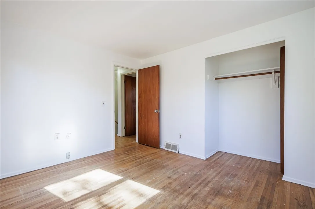 125 Ridgelea Court, Greece, New York 14615, Greece, New York 14615, 4 Bedrooms Bedrooms, 8 Rooms Rooms,1 BathroomBathrooms,Residential,For Sale,125 Ridgelea Court, Greece, New York 14615,0,R1647982