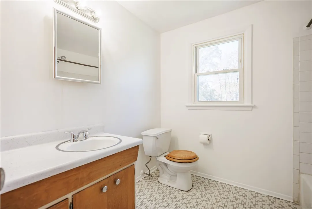 125 Ridgelea Court, Greece, New York 14615, Greece, New York 14615, 4 Bedrooms Bedrooms, 8 Rooms Rooms,1 BathroomBathrooms,Residential,For Sale,125 Ridgelea Court, Greece, New York 14615,0,R1647982