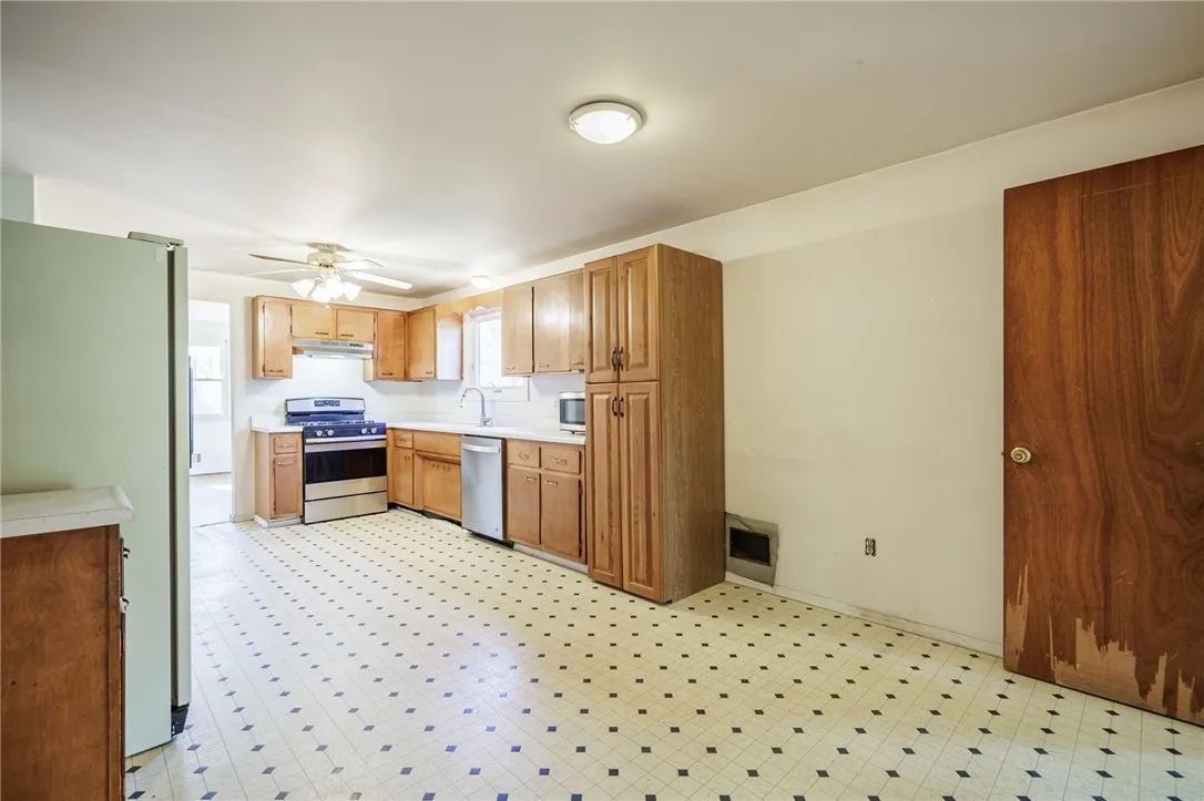 125 Ridgelea Court, Greece, New York 14615, Greece, New York 14615, 4 Bedrooms Bedrooms, 8 Rooms Rooms,1 BathroomBathrooms,Residential,For Sale,125 Ridgelea Court, Greece, New York 14615,0,R1647982