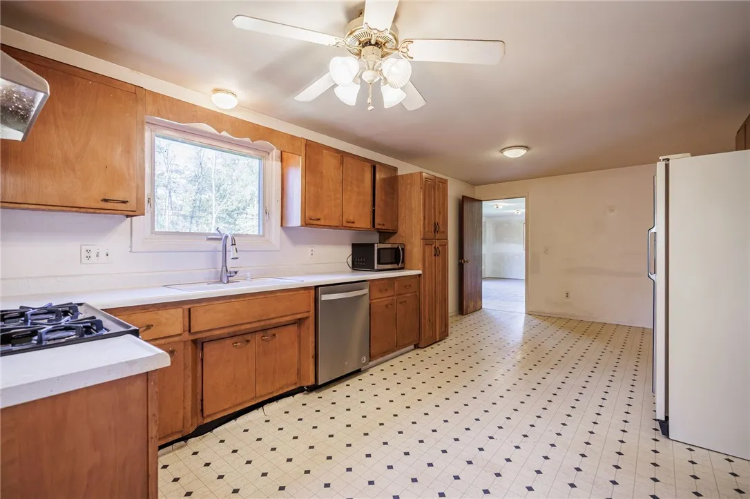 125 Ridgelea Court, Greece, New York 14615, Greece, New York 14615, 4 Bedrooms Bedrooms, 8 Rooms Rooms,1 BathroomBathrooms,Residential,For Sale,125 Ridgelea Court, Greece, New York 14615,0,R1647982