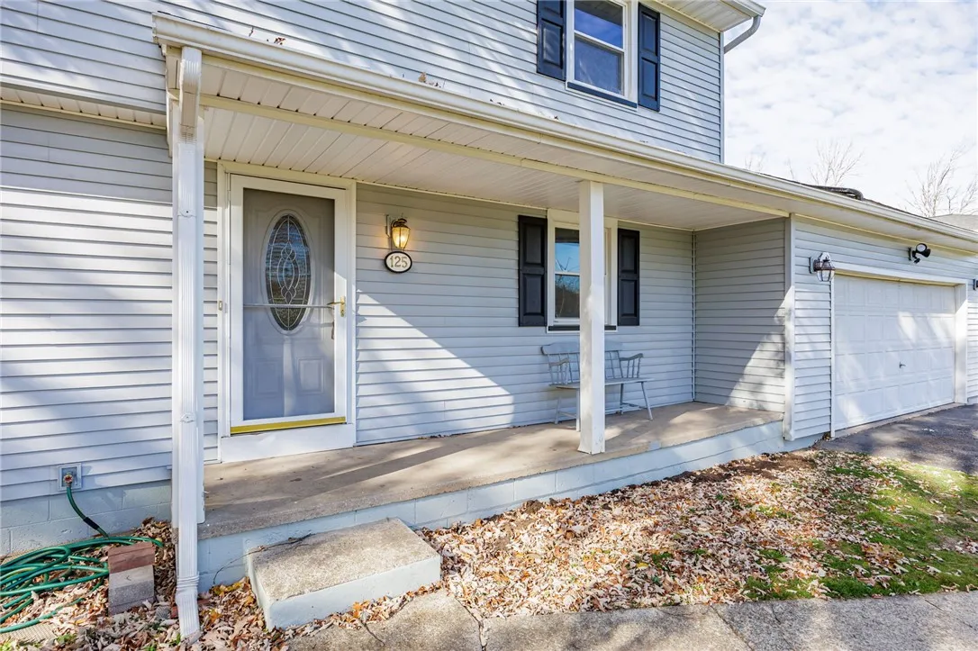 125 Ridgelea Court, Greece, New York 14615, Greece, New York 14615, 4 Bedrooms Bedrooms, 8 Rooms Rooms,1 BathroomBathrooms,Residential,For Sale,125 Ridgelea Court, Greece, New York 14615,0,R1647982