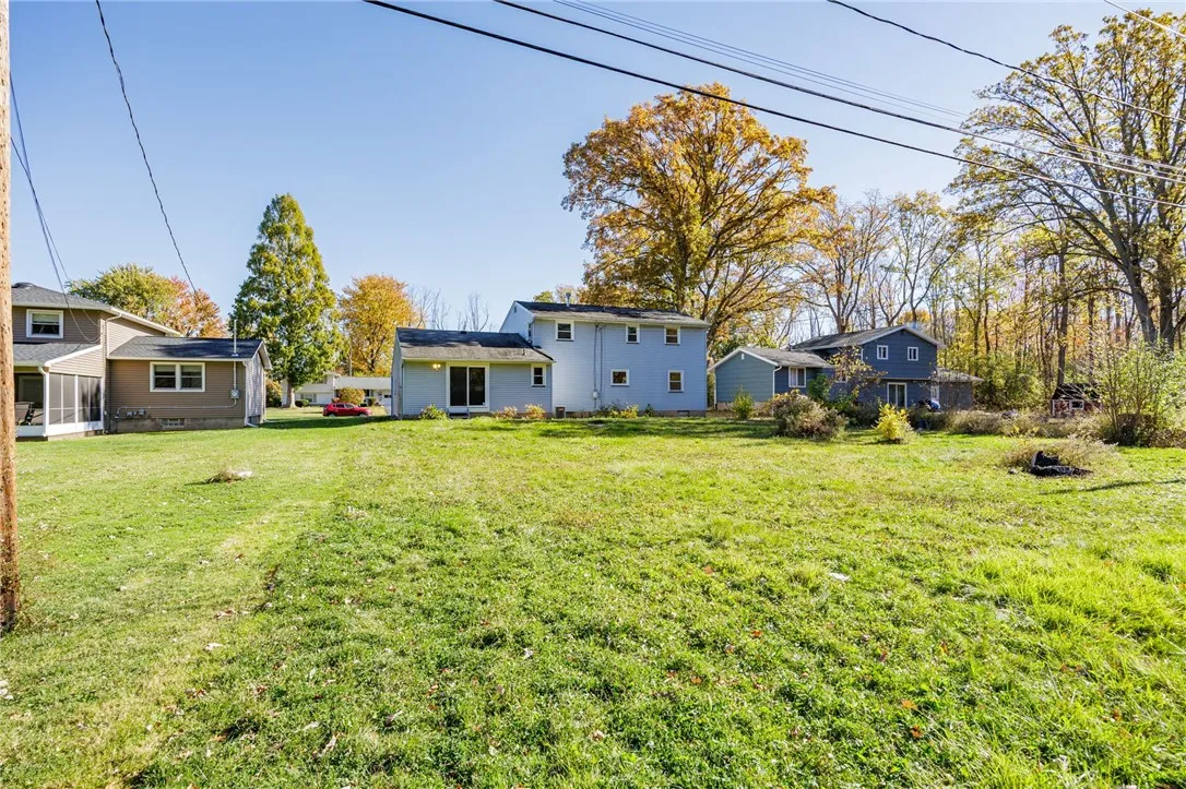 125 Ridgelea Court, Greece, New York 14615, Greece, New York 14615, 4 Bedrooms Bedrooms, 8 Rooms Rooms,1 BathroomBathrooms,Residential,For Sale,125 Ridgelea Court, Greece, New York 14615,0,R1647982