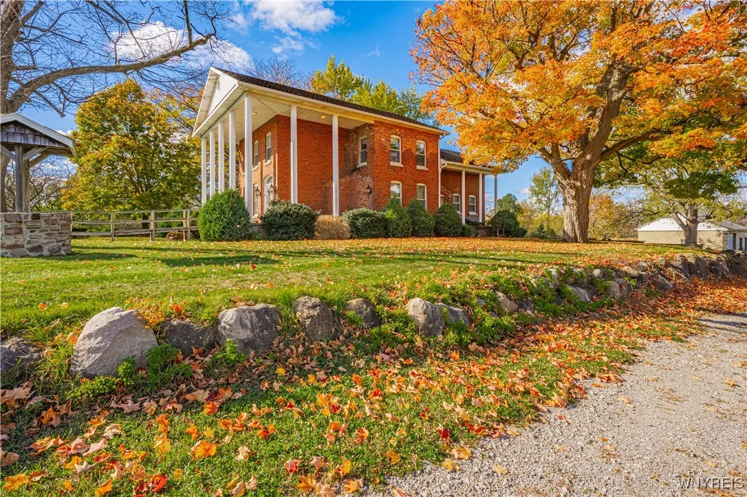 4135 Ridge Road, Cambria, New York 14094, Cambria, New York 14094, 4 Bedrooms Bedrooms, 10 Rooms Rooms,3 BathroomsBathrooms,Residential,For Sale,4135 Ridge Road, Cambria, New York 14094,0,B1648241