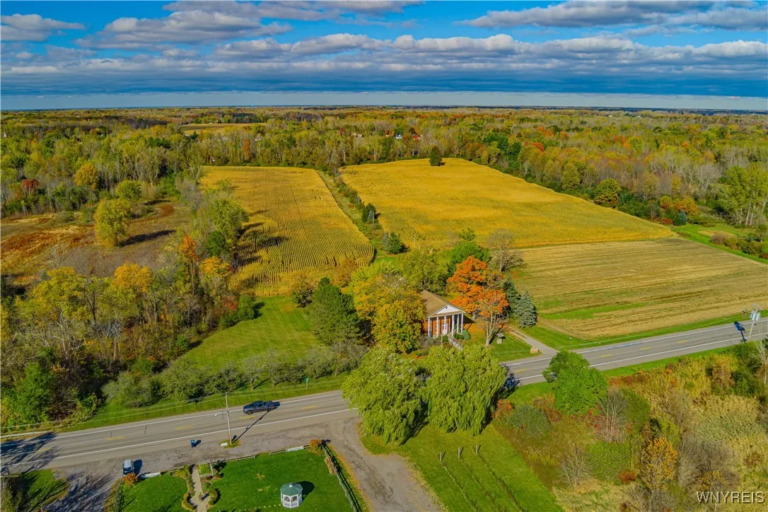 4135 Ridge Road, Cambria, New York 14094, Cambria, New York 14094, 4 Bedrooms Bedrooms, 10 Rooms Rooms,3 BathroomsBathrooms,Residential,For Sale,4135 Ridge Road, Cambria, New York 14094,0,B1648241
