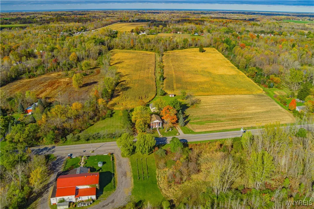 4135 Ridge Road, Cambria, New York 14094, Cambria, New York 14094, 4 Bedrooms Bedrooms, 10 Rooms Rooms,3 BathroomsBathrooms,Residential,For Sale,4135 Ridge Road, Cambria, New York 14094,0,B1648241